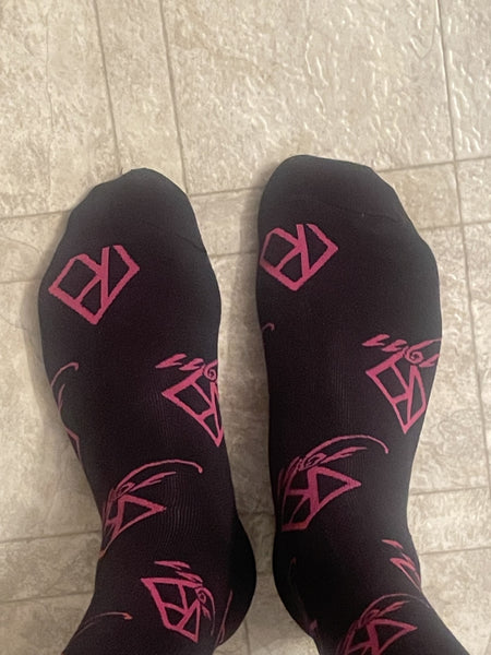 pink and black dress socks Men's Black With Light Pink Houndstooth Pattern Mid-calf Dress Socks